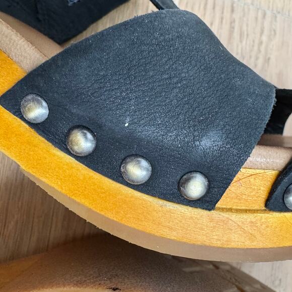 UGG Australia Jennie Black Leather Studded Boho Wooden Clog Sandals Size 9 - Picture 7 of 9